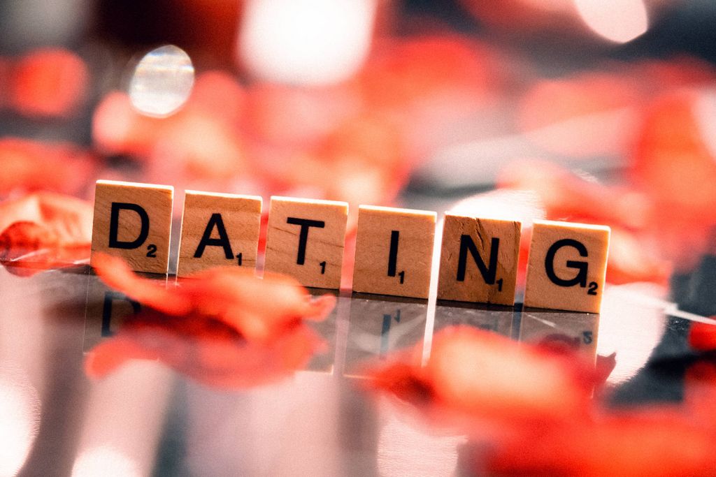 AvoDate Testimonial 2025: First Impressions, Rates & Attributes